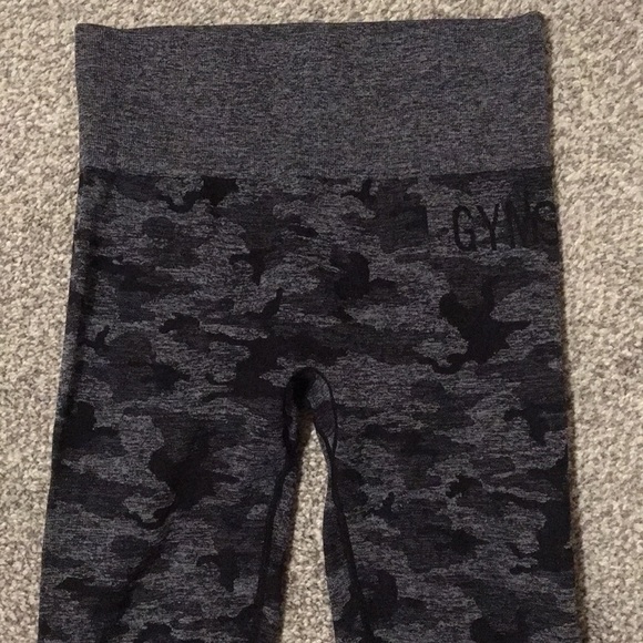 ❌SOLD❌🦈Gymshark Leggings🖤🤍 - Picture 4 of 6